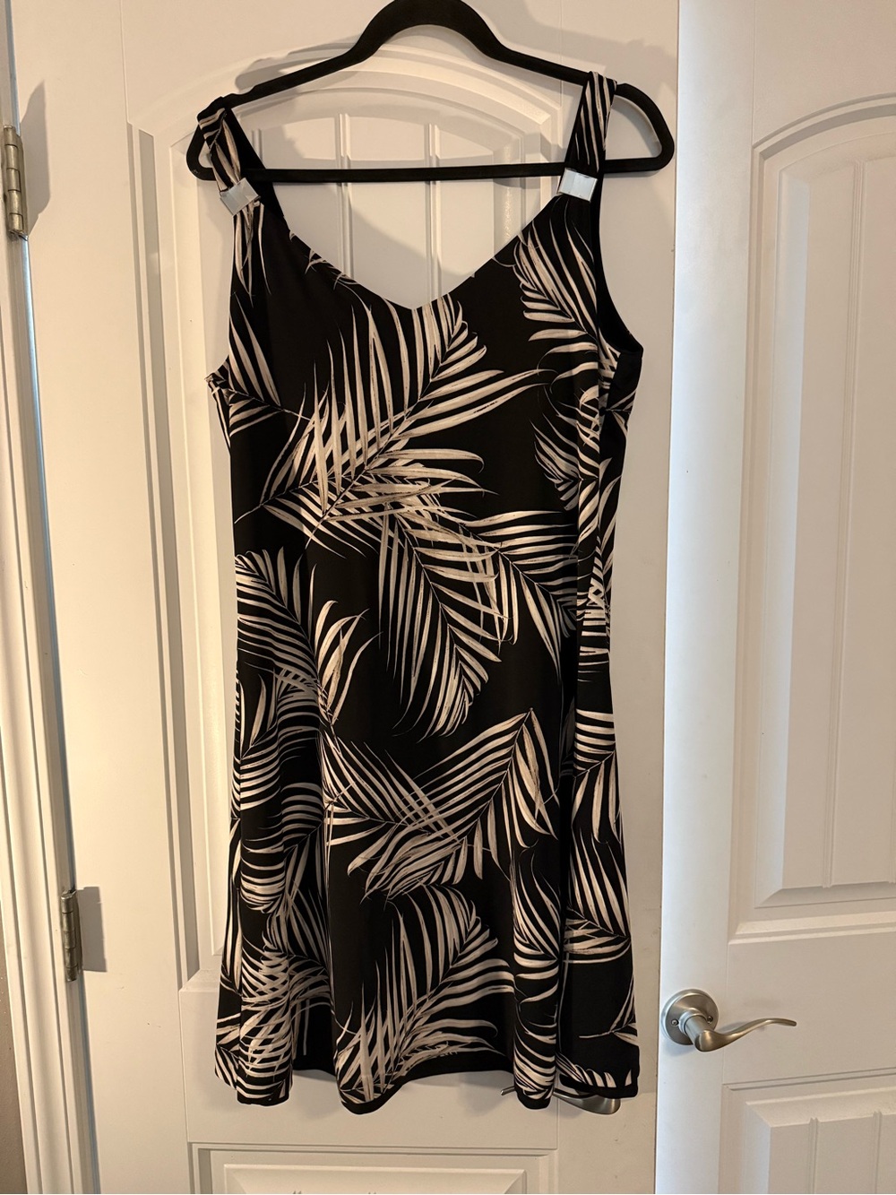 NWT White House Black Market Reversible Palm Print Dress Medium Regular